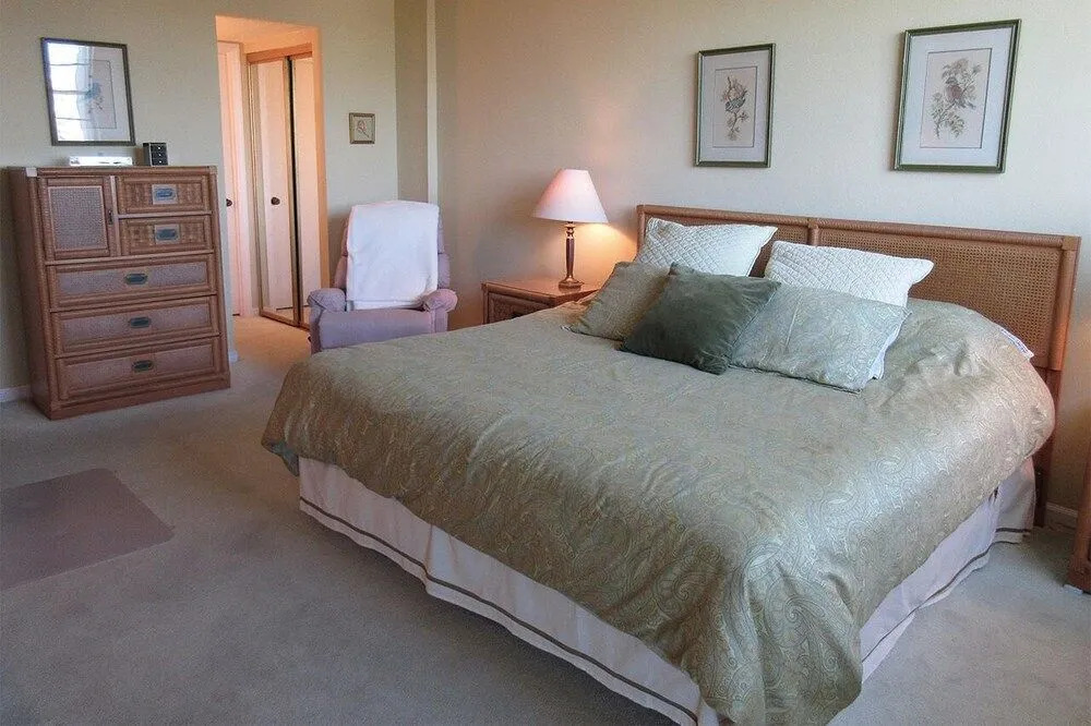 Marina Towers 704 - 2 Br Condo