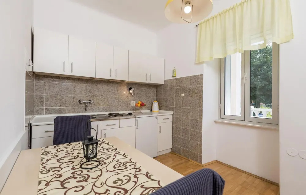 Beautiful Apartment in Omisalj With 1 Bedrooms and Wifi