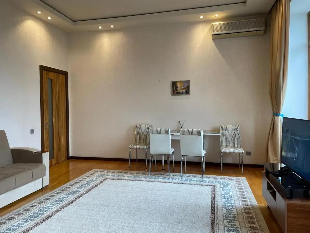 Gloriya Boulevard Apartment
