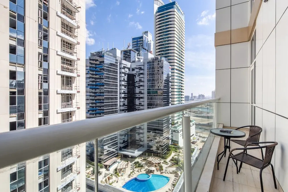 Luxuriously Elegant 2BR Apartment in Downtown Dubai