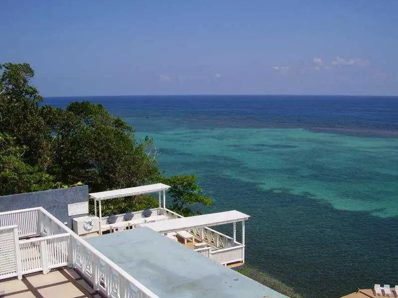 Moxons Beach Club