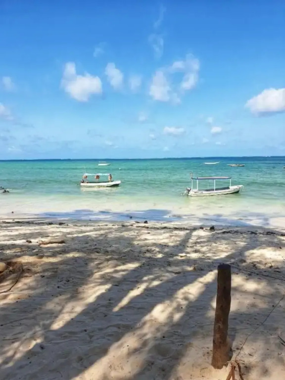 Stay.Plus Bamburi Beachfront Apartment