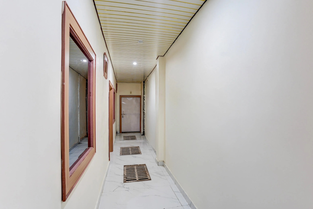 Hotel O Mathura Central Railway Junction Formerly Bhagwati Palace