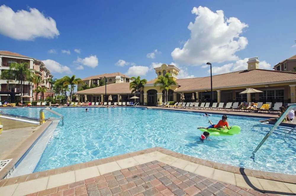 Exquisite and Airy 3BD Town Home in Vista Cay With CDC Cleaning Standards #3vc075