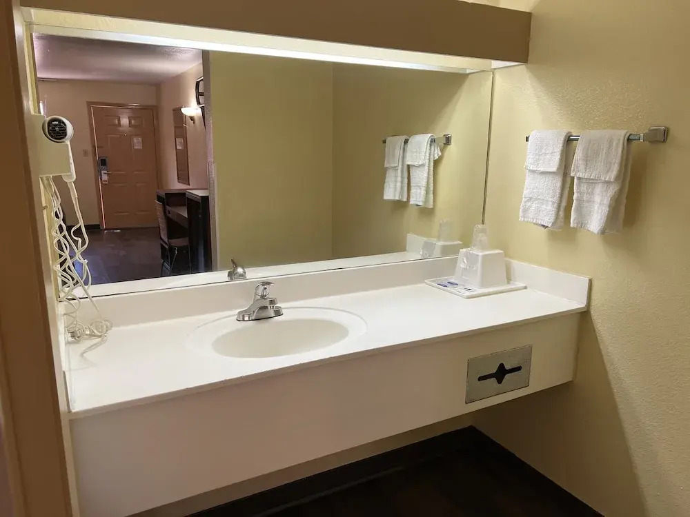Executive Inn & Suites Near Lackland AFB