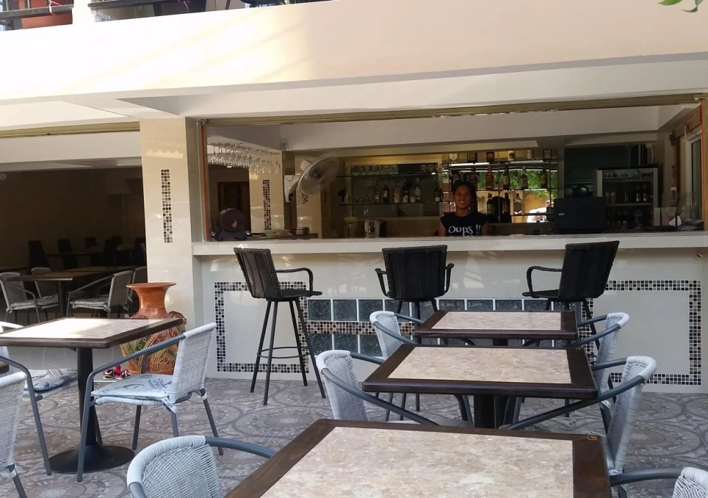 Phratumnak Hill Guest house
