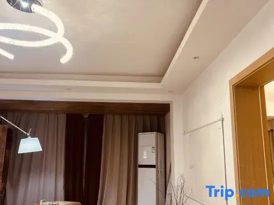 Yijian Homestay (Taoxichuan Creative Plaza)