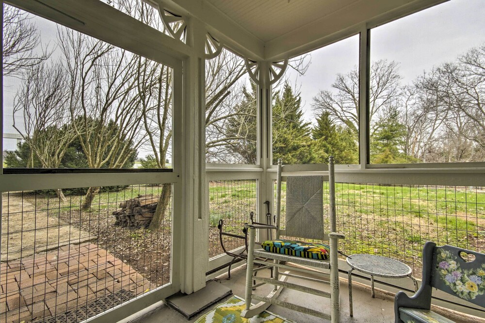 Historic Farmhouse w/ Chef's Kitchen Near Wineries