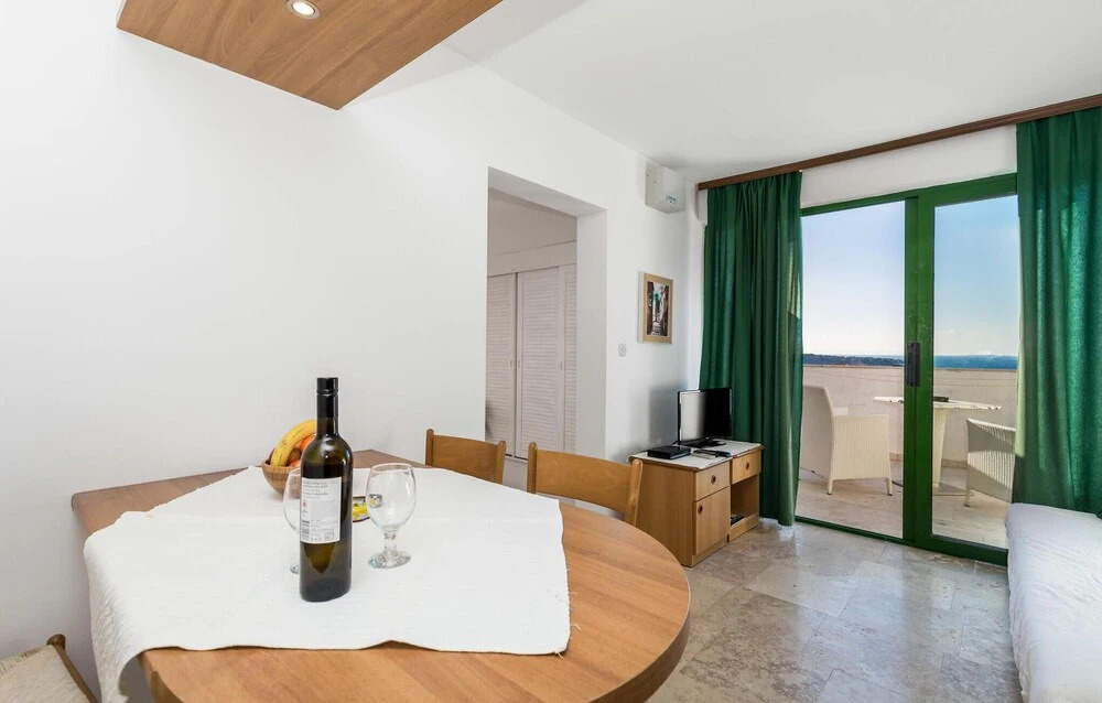 Amazing Apartment in Banjol With 1 Bedrooms and Wifi