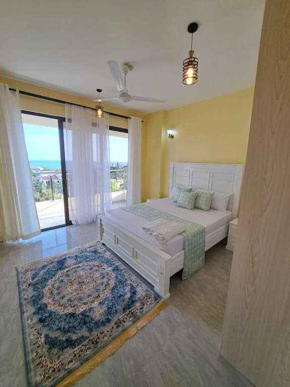 Lux Suites 3rd Avenue Seaview Apartments