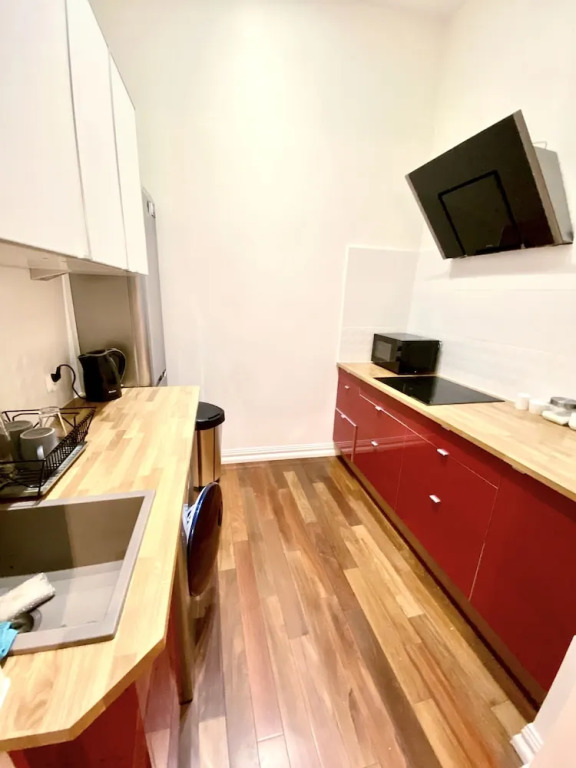 Select Suites by MB Apartments