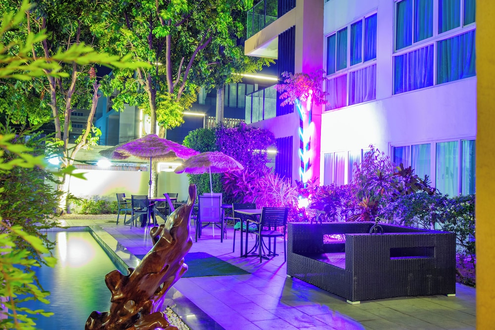 Dwija Hotel & Suite