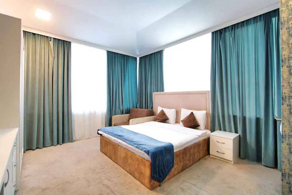 Sunday Palace Hotel