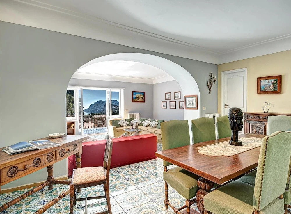 Villa Goldfinger