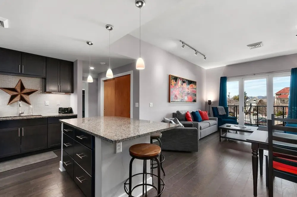 2BR Condo w Balcony Free Tix Walk to Downtown