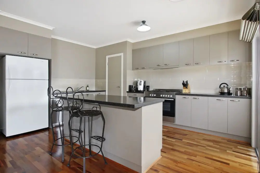 Collins Retreat - 4 Bedroom home with Pool