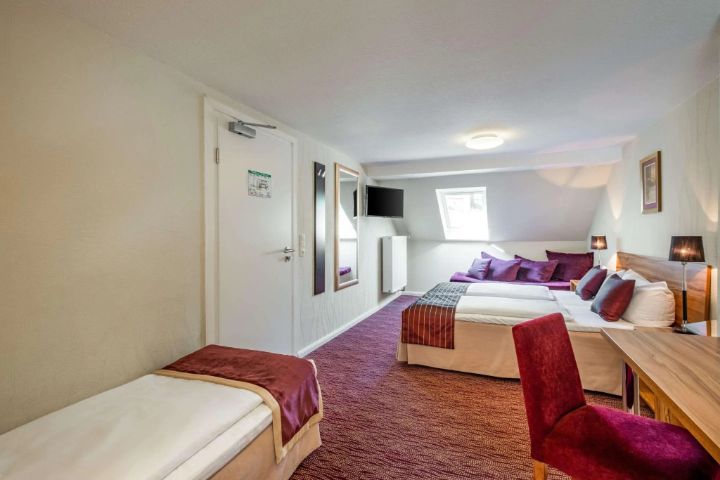 Comfort Hotel tom Kyle