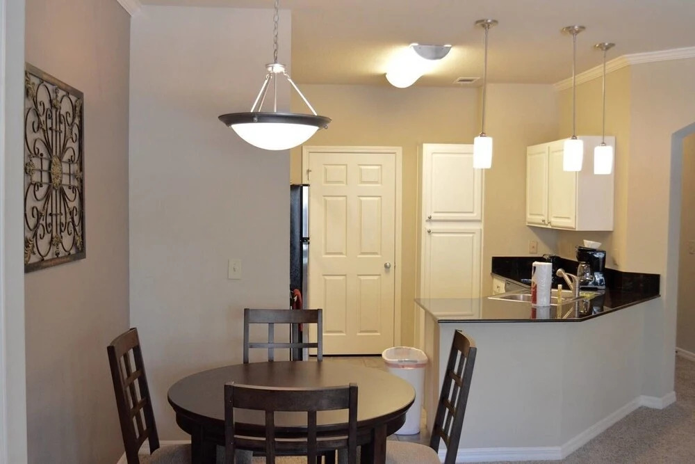 Apartment-Smart Downtown 2 BR