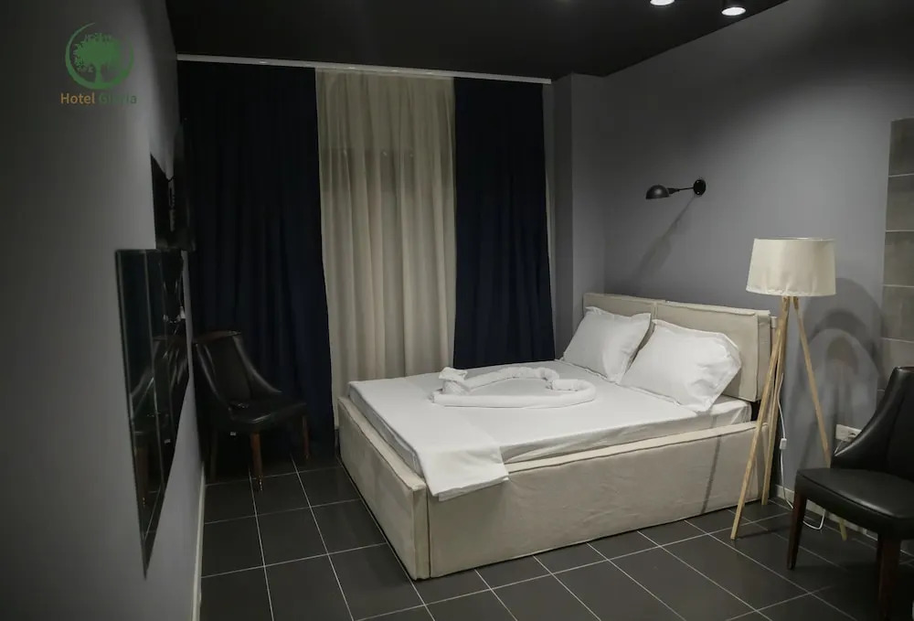 Hotel Gloria KS
