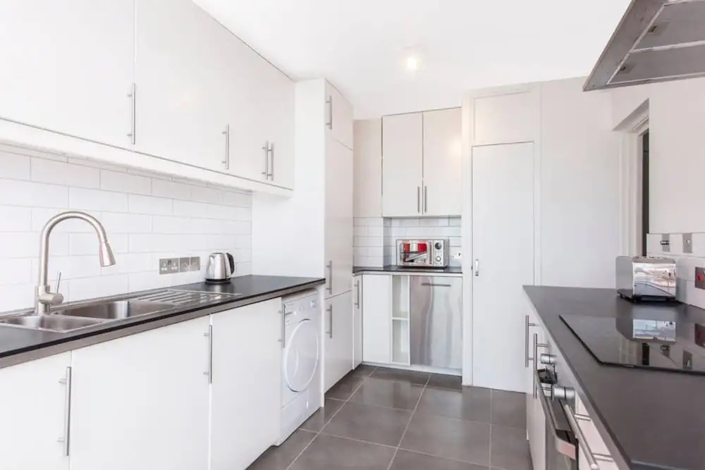 Central 2 Bedroom Apartment With Amazing Views