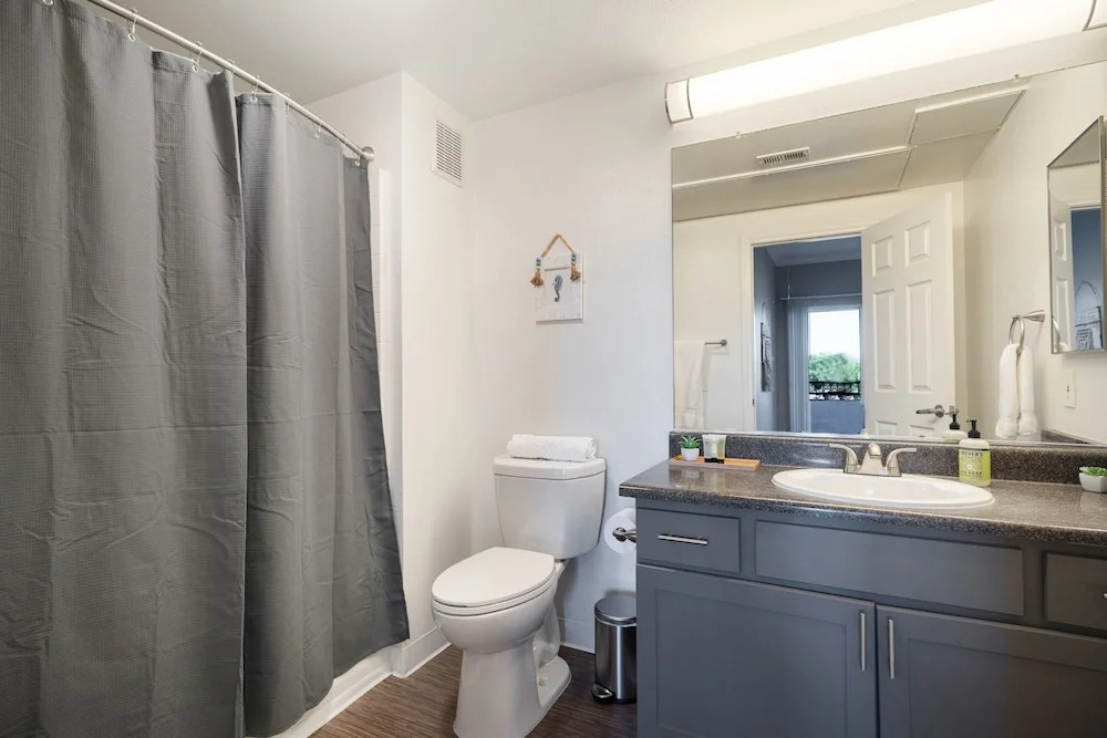 The Luxe Suites of Oceanside with Pool & Gym