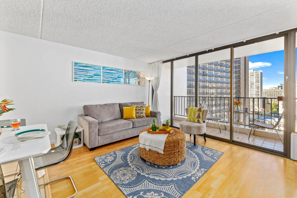 17th Floor Condo with Ocean Views, Parking, WiFi - Close to Beach