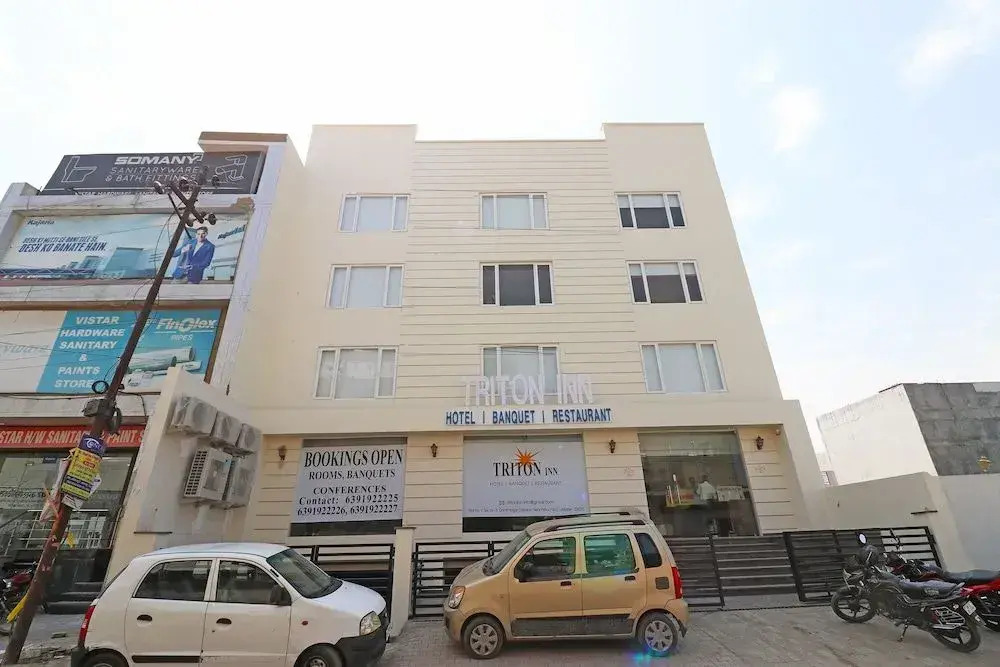 Capital O 30624 Hotel Triton