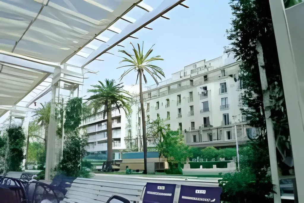 Hôtel Le Royal Promenade des Anglais