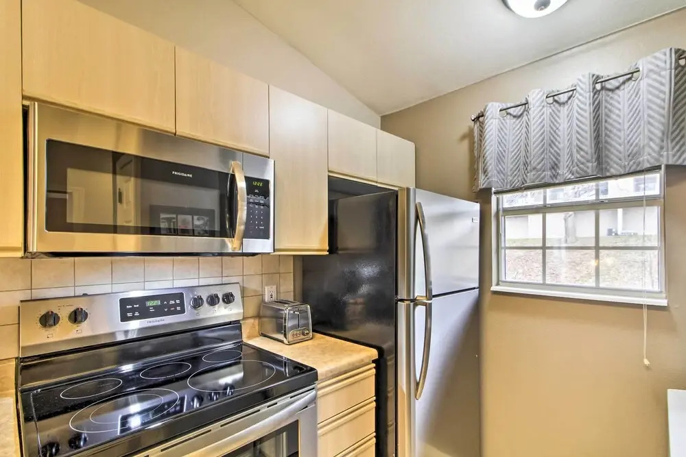 Near Branson Strip! Water-view Condo w/ Balcony