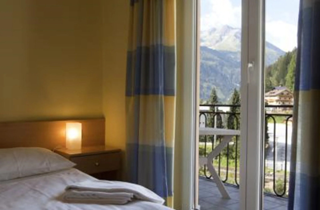 Euro Youth Hotel & Krone