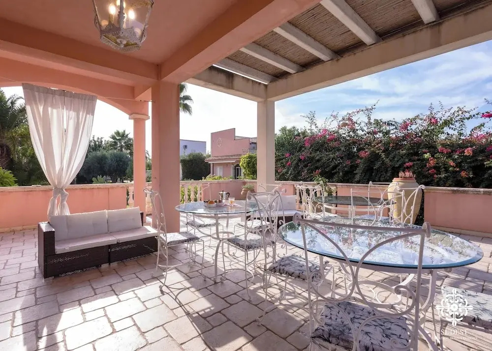 Villa Festosa - Luxury retreat by the beach