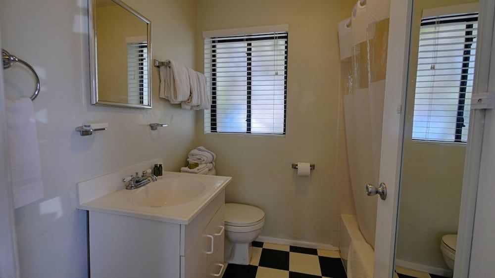 Sabal Palms Inn