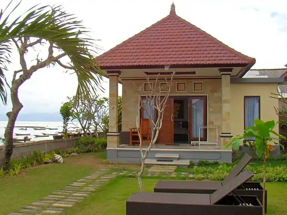 Yogi Beach Bungalow & Restaurant Lembongan