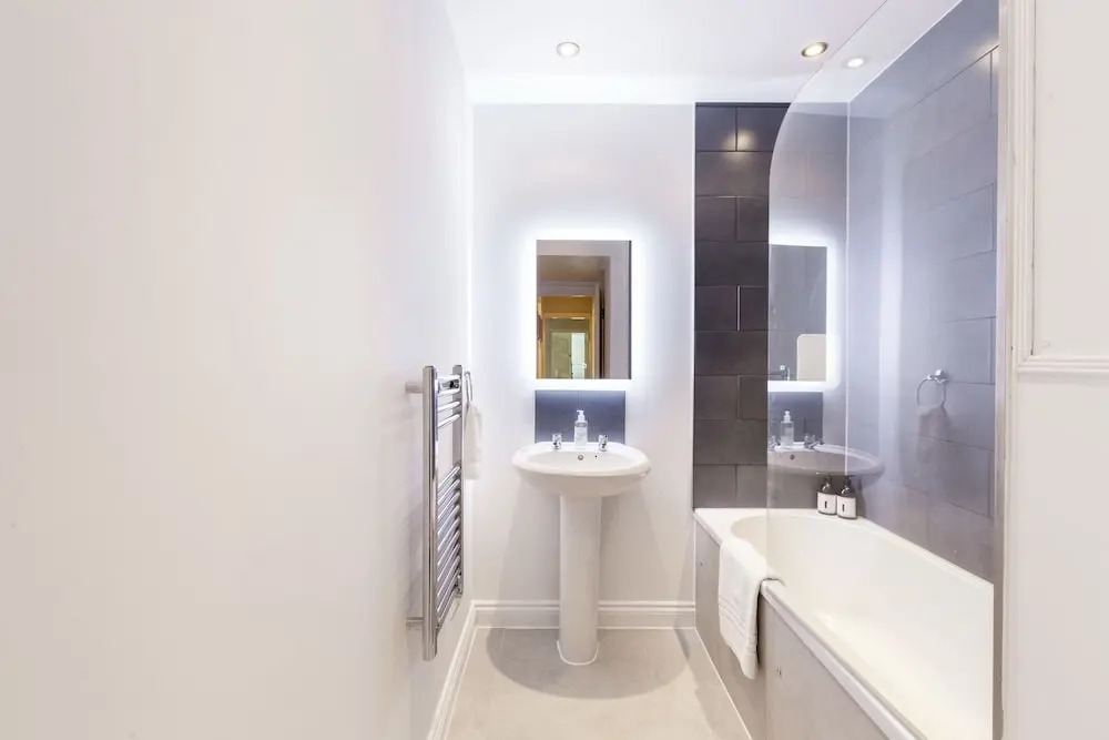Elegant Double Bedroom in Belgravia