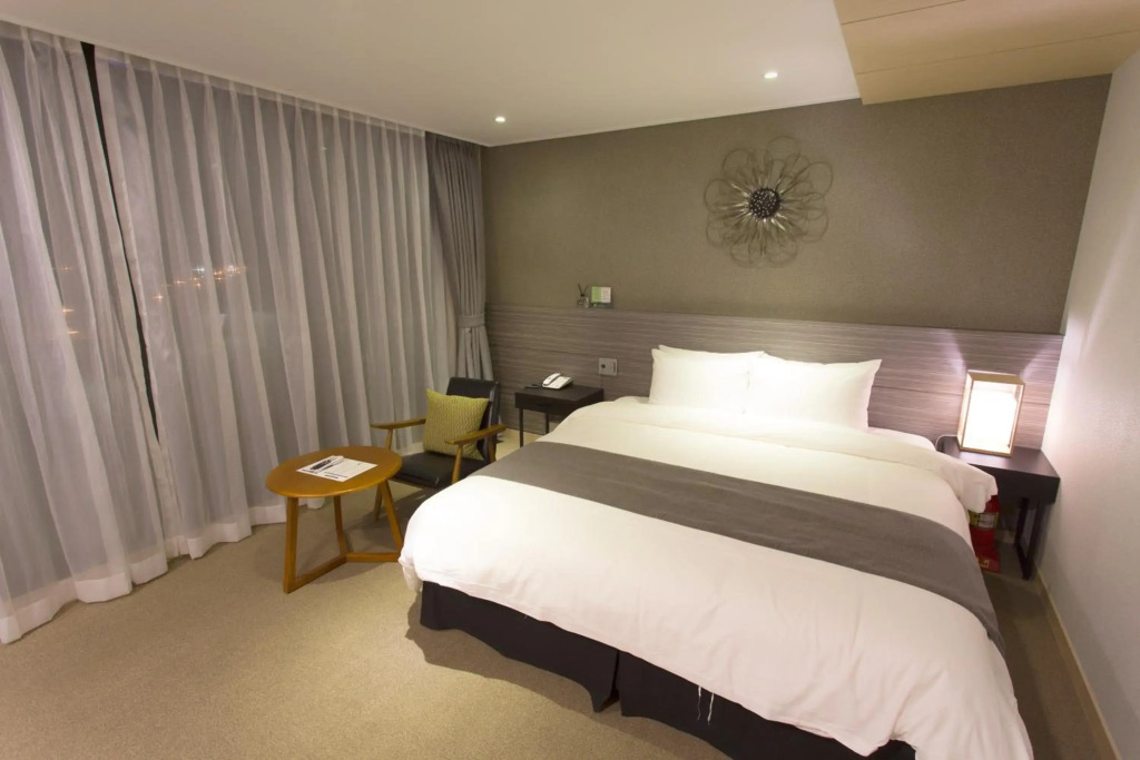 I-Jin Hotel