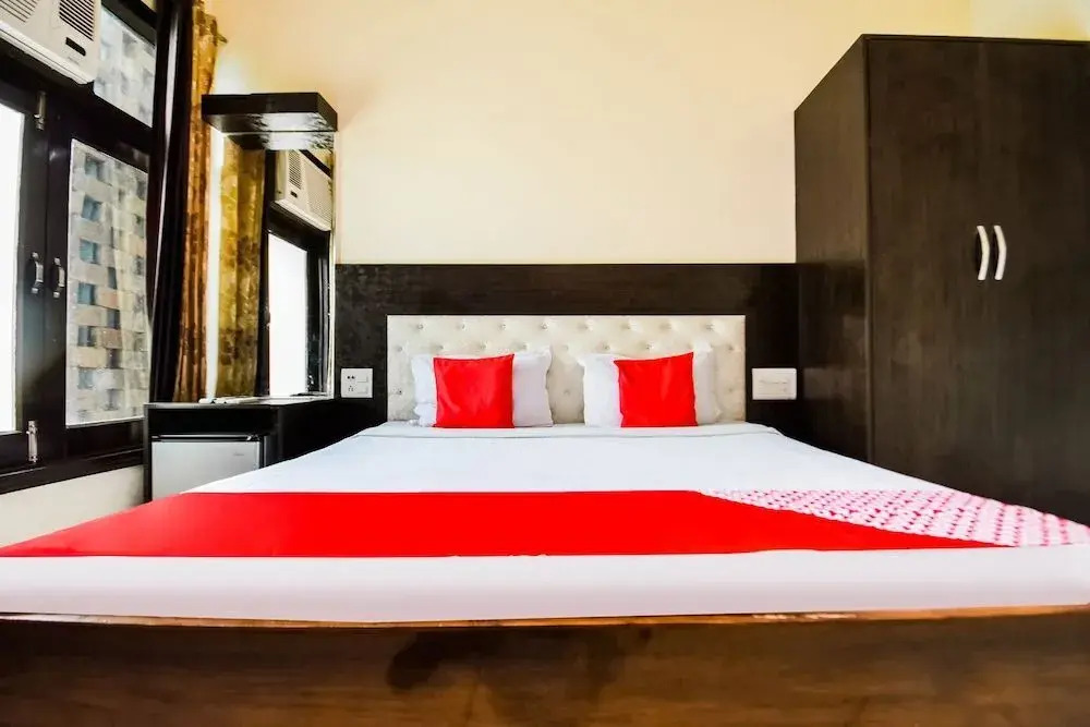 Uttam Residency by OYO Rooms