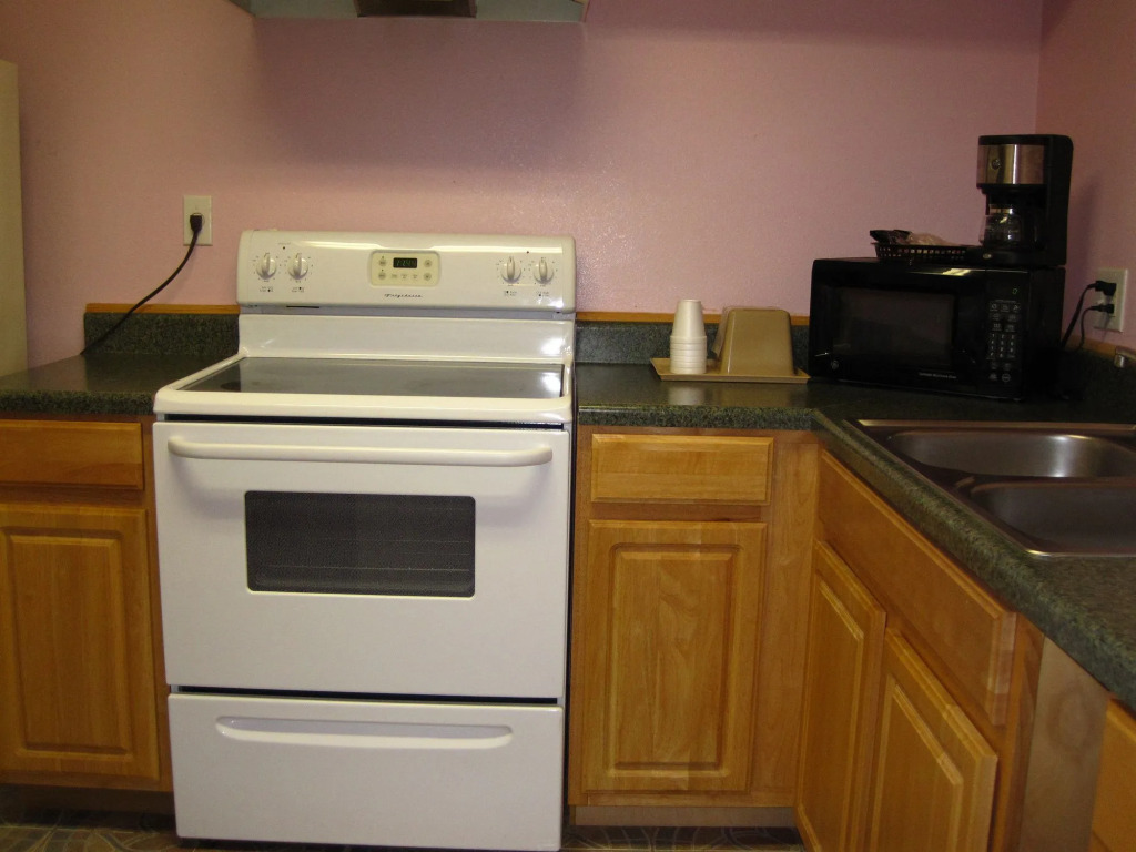 Pinn Road Inn and Suites Lackland AFB and Seaworld