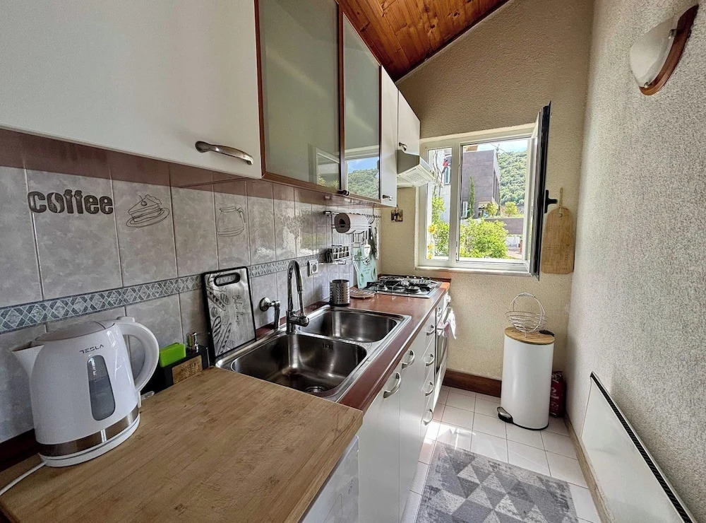 Indys Beach Apartments