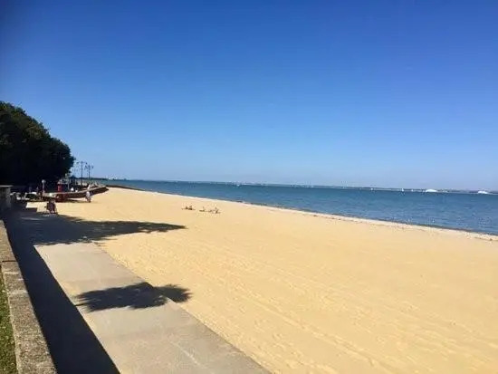 Sandown Seaside apartment First Floor