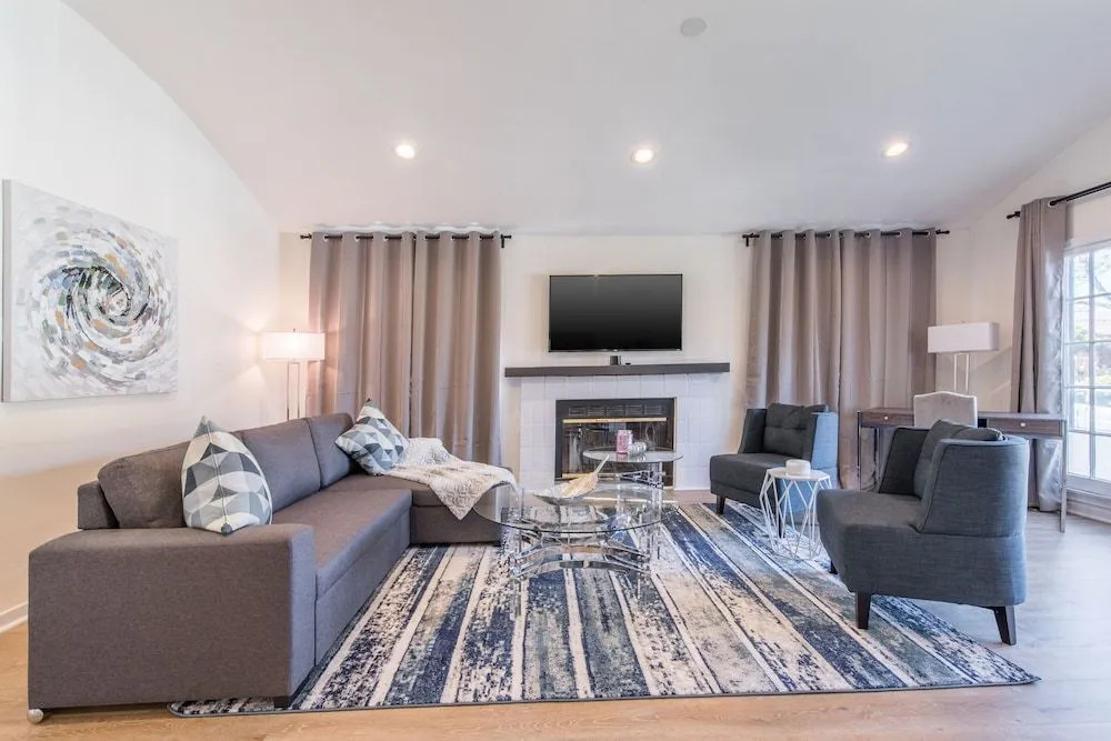 Luxurious Studio City Home