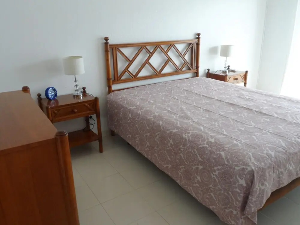 Apartamento Praia de Porches,izibookings