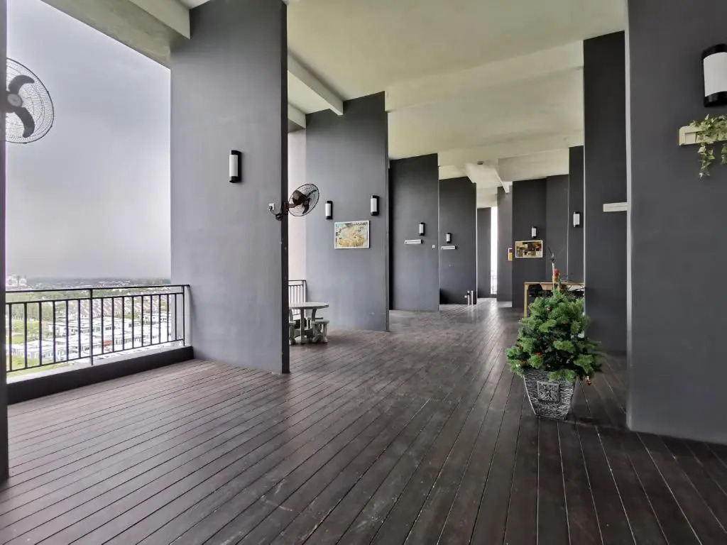 BUKIT INDAH 6pax WIFI NETFLIX 3 BEDROOM