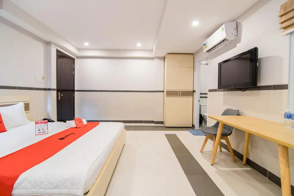 RedDoorz Plus near Lotte Mart D7