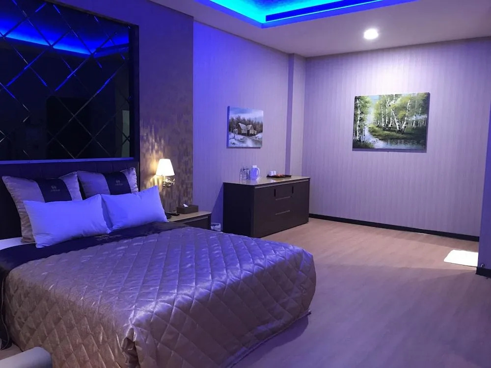 Yinxiang Xihu Motel