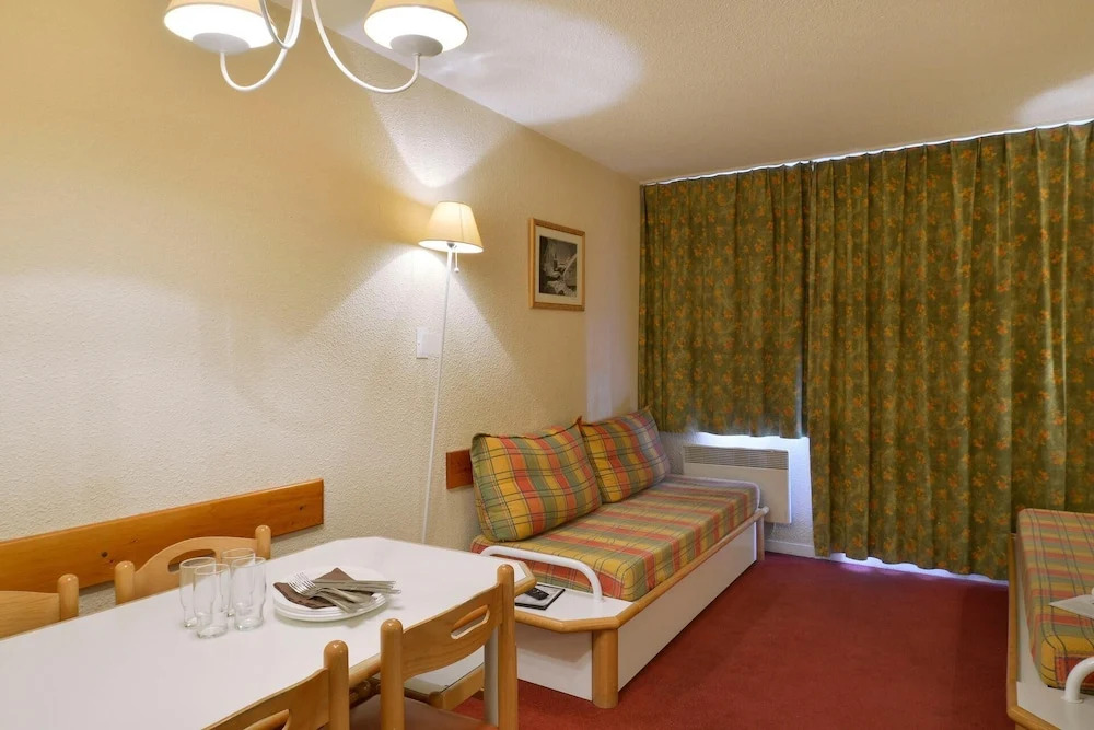 Belle Plagne Studio Cabin on Slopes for 4 People of 23mâ² Th02