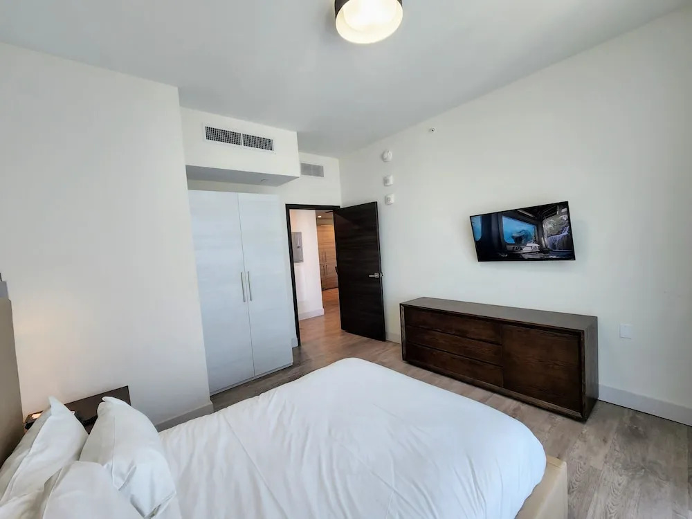 CH Luxury Condos & Studios On The Beach