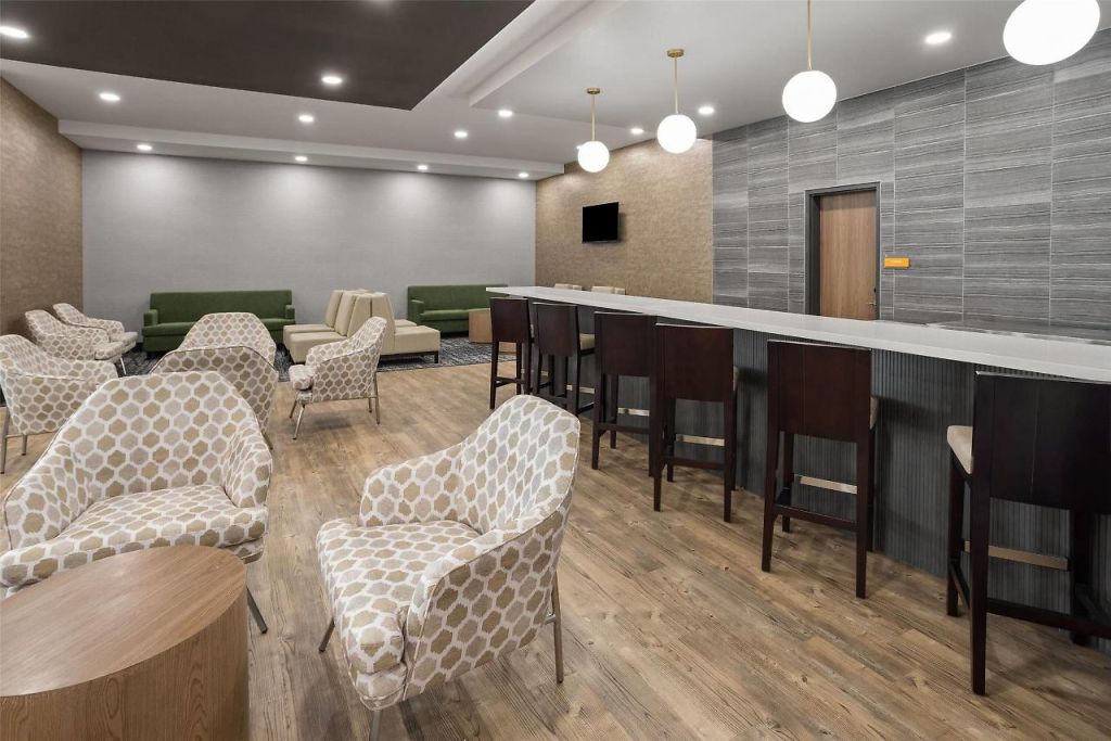 La Quinta Inn & Suites by Wyndham Phoenix West / Glendale