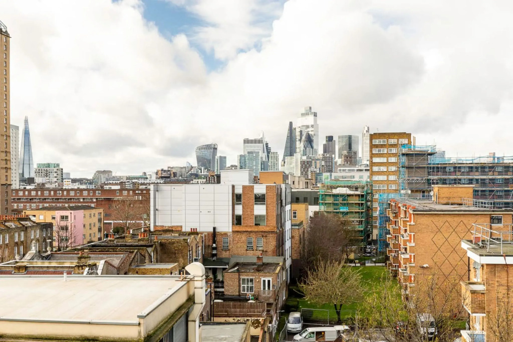 City View Spacious 2 Bedroom Penthouse