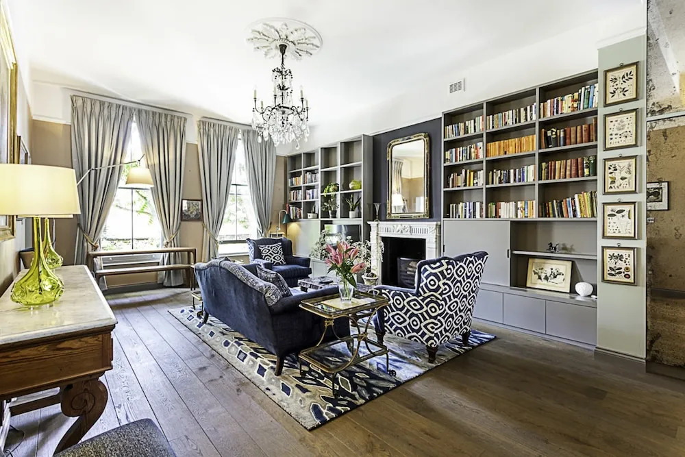 Well-designed Chelsea Flat