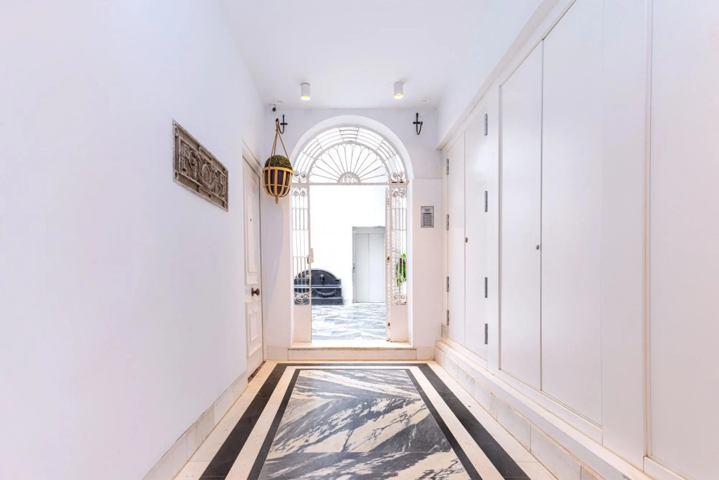 Bright & chic apartment in the heart of Cadiz. Plaza de España V